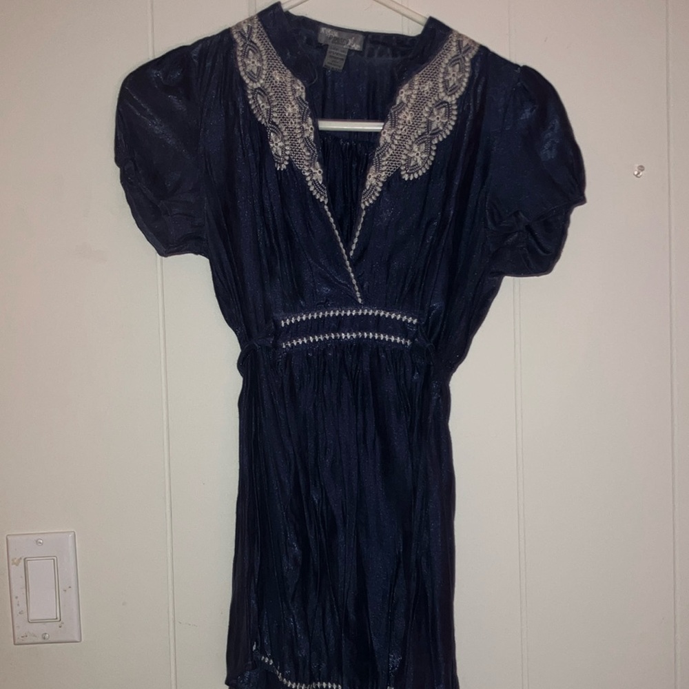 Navy blue tunic bow in back